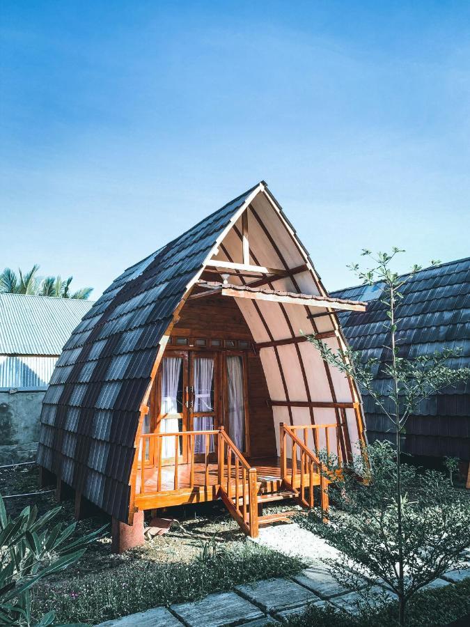 Raffles Inn Labuan Bajo Exterior photo